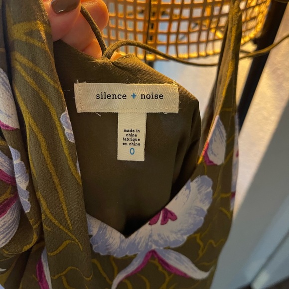 Urban outfitters Silence + Noise floral dress - Picture 2 of 3